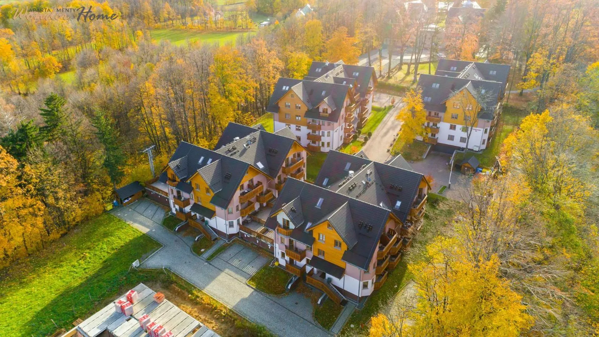 Wonder Home - Apartamenty Lesny Dom Z Balkonami, Niedaleko Centrum, W Cichej Okolicy Karpacz 0*,  Polonia